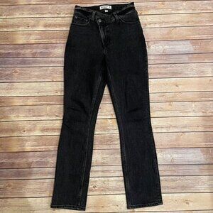 Abercrombie & Fitch 90s Slim Straight Ultra High Rise Jeans